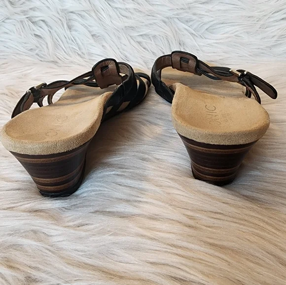 Vionic Black Leather Sandals, Size 6 - Picture 11 of 14